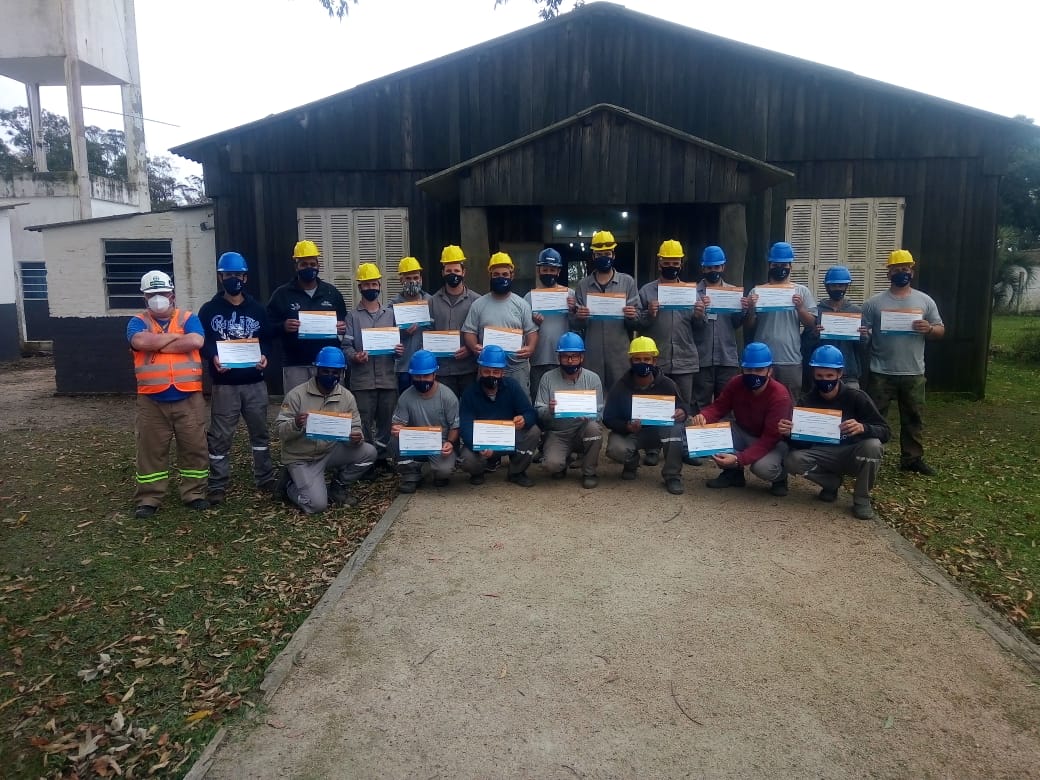 CURSO DE FORMAÇÃO DE OPERADOR DE TRATOR